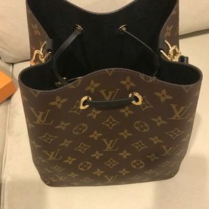 Louis Vuitton NÉONOÉ MM